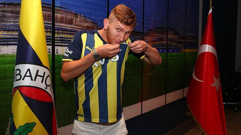 Son dakika: Fenerbahçede flaş ayrılık 1. Lige transfer oluyor