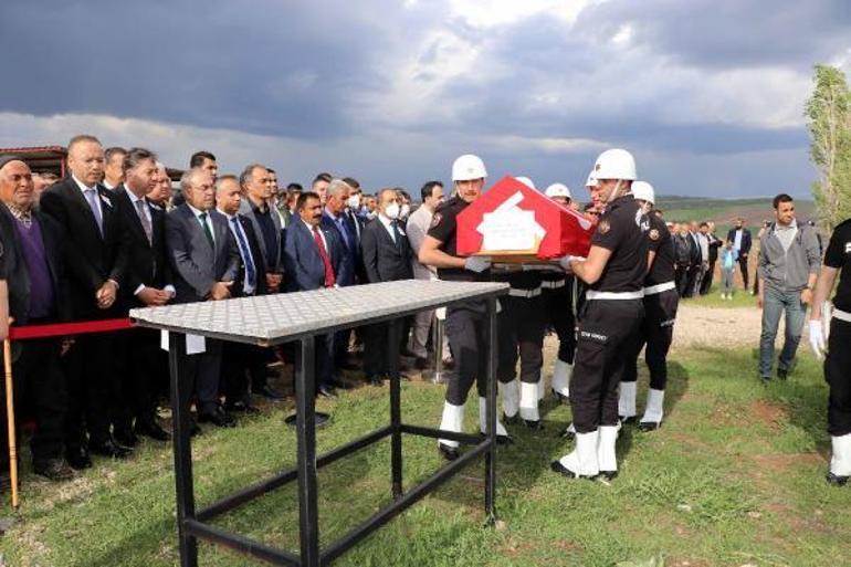Yazıcıoğlunun yakın korumalığını yapan polis memuru son yolculuğuna uğurlandı