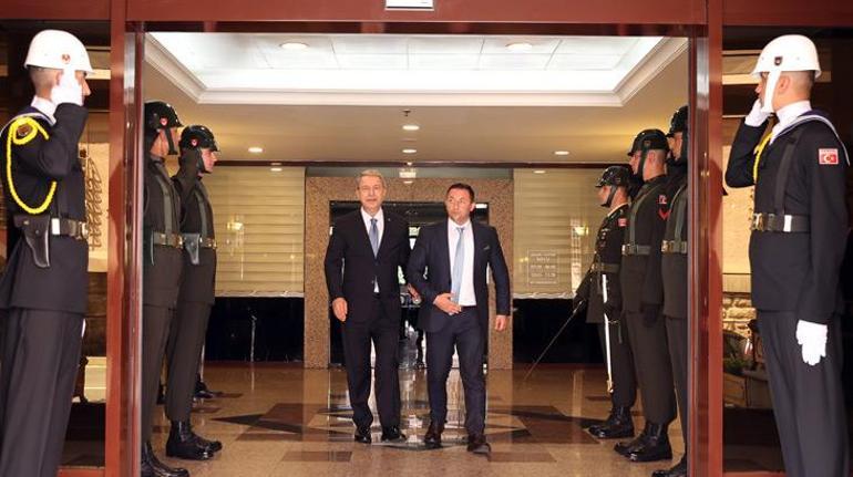 Bakan Akar, Kosovalı mevkidaşıyla görüştü