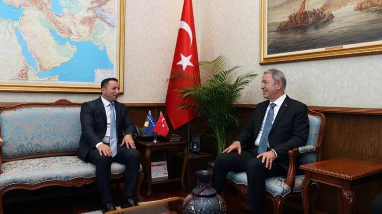 Bakan Akar, Kosovalı mevkidaşıyla görüştü