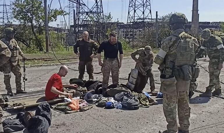 Endişeli bekleyiş Mariupol’deki direniş sona erdi