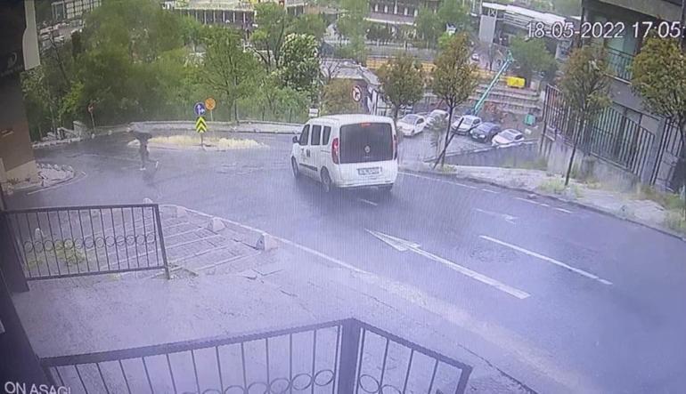 İstanbul’da korku dolu anlar Otomobil 50 metreden aşağıya uçtu