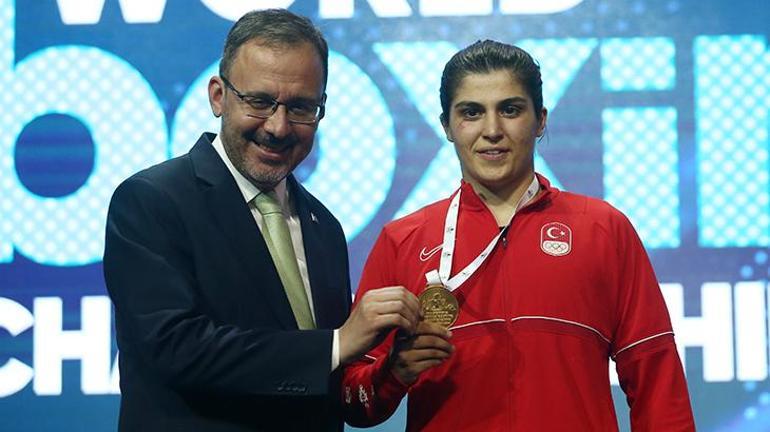 Dünya Kadınlar Boks Şampiyonasında destan yazdık Altın madalyalar peş peşe geldi