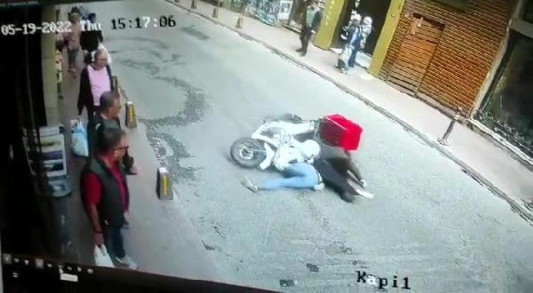 İstanbulda ilginç kaza Boş caddede yolun karşısına geçen kadına çarptı