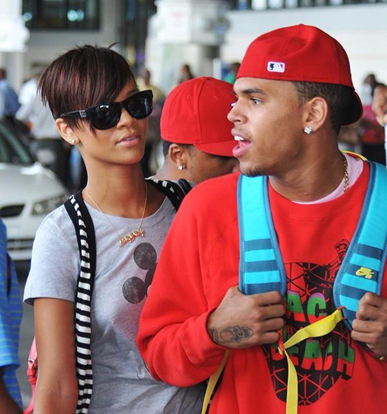 Chris Browndan doğum yapan eski aşkı Rihannaya kutlama