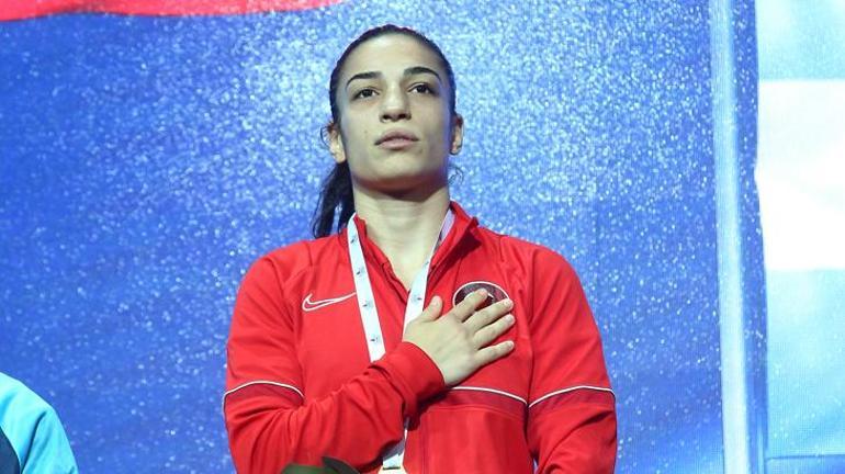 Ali Koçtan kadın boksörlere: Adınızı tarihe yazdırdınız