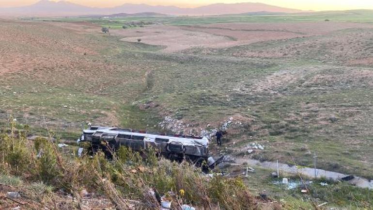 Son dakika... Niğdede öğrenci otobüsü şarampole devrildi Ölü ve yaralılar var