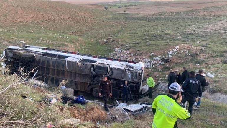 Son dakika... Niğdede öğrenci otobüsü şarampole devrildi Ölü ve yaralılar var