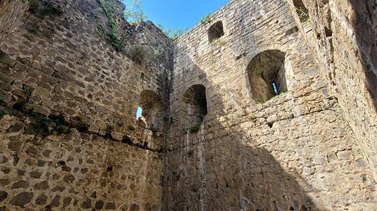 Nefesler tutuldu Akçakale Kalesinin kalıntıları deniz altından çıkıyor