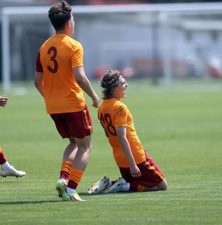 Galatasaray, U19 derbisini farklı kazandı, Hamza Akman şov yaptı