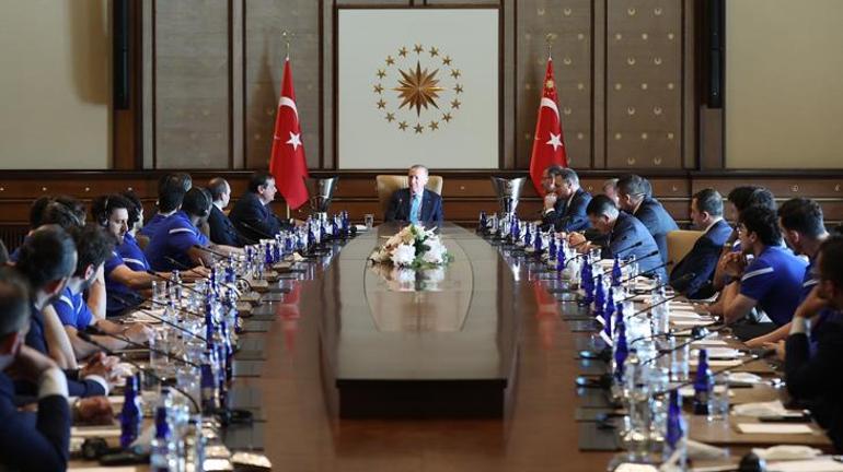 Cumhurbaşkanı Erdoğan, Anadolu Efes Spor Kulübünü kabul etti