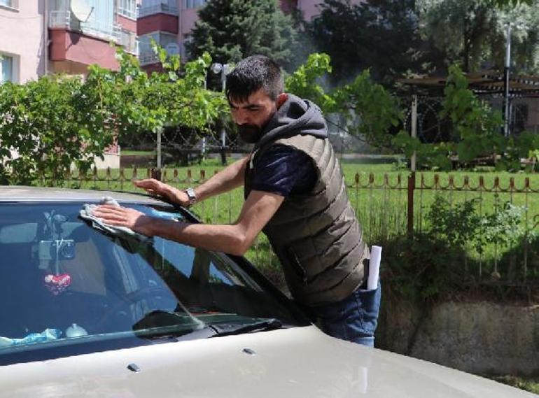 Bakıcı, eski patronunun otomobilini parçaladı