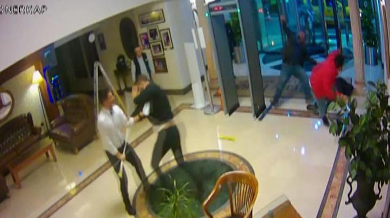 Ataşehirde oteli karıştıran kavga Çenesi kırıldı 2 kez ameliyat oldu