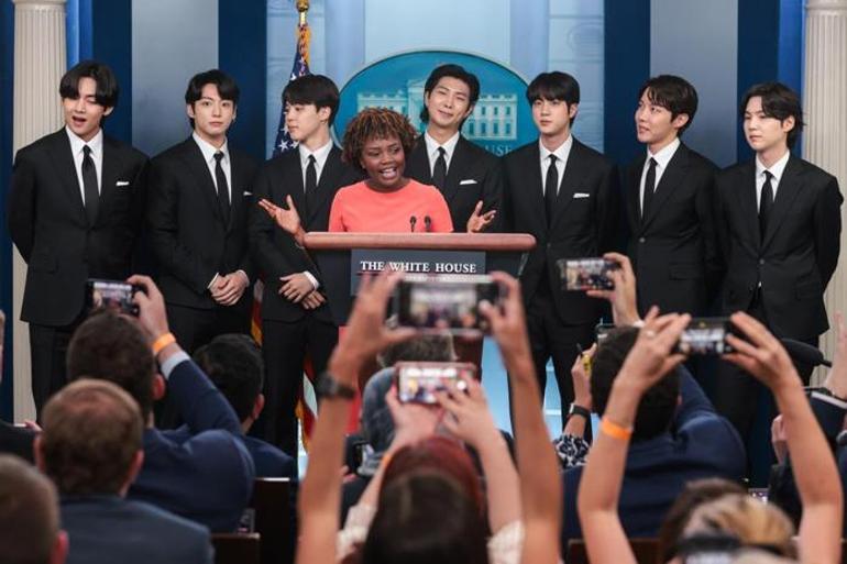 K-pop grubu BTS Beyaz Sarayda Asya karşıtı nefret suçlarına dikkat çekti