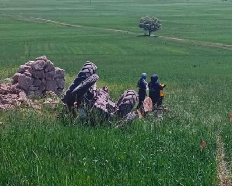 Sivasta traktör devrildi: 1 ölü, 1 yaralı