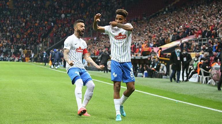 ÖZEL - Beşiktaştan çifte transfer Saissin ardından sıra forvette