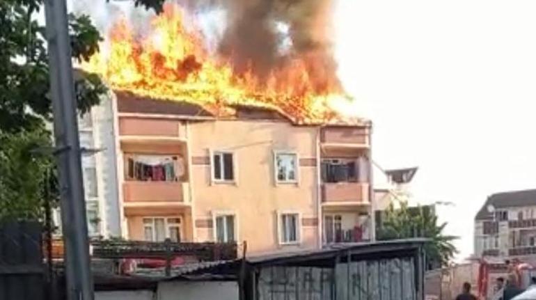 Arnavutköy’de dehşet anları 4 katlı binanın çatısı yandı