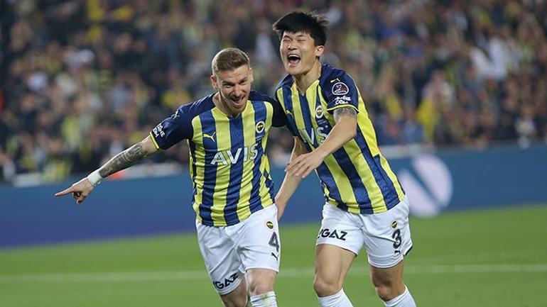 Fenerbahçede kaptanlık için 2 aday Son karar Jesusun