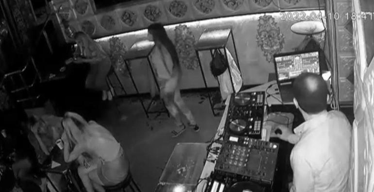 İstanbulda gece kulübünde akılalmaz tuzak Etrafı bir anda kadınlarla sarıldı