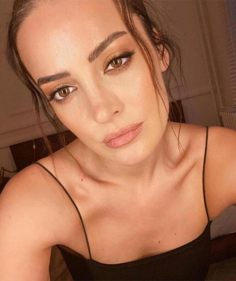 İrem Sak ve Furkan Korkmazın baş başa Çeşme tatili