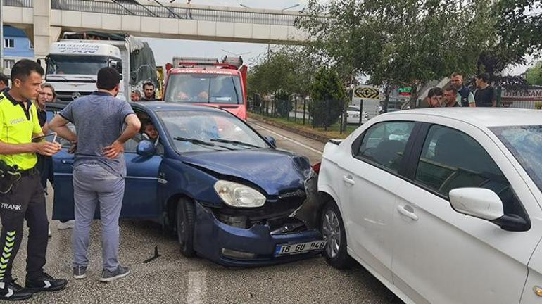 Bursada zincirleme kaza 2si çocuk 8 yaralı var