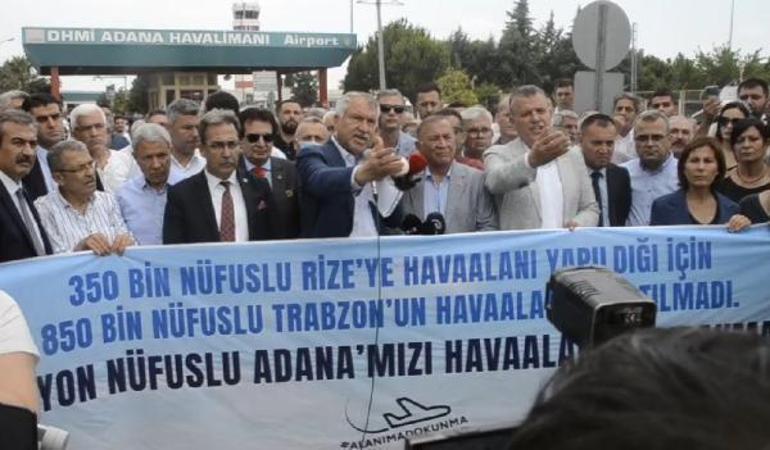 Adanada başkanla yaşanan gerginliği görüntüleyen basın mensubu baba-oğula dayak