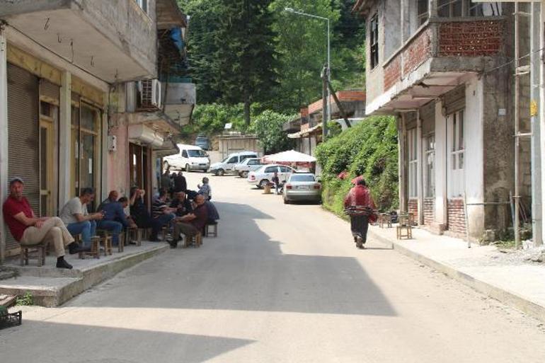 Rizeden fıkra gibi bir bina daha Gören şaşkınlıkla bakıyor