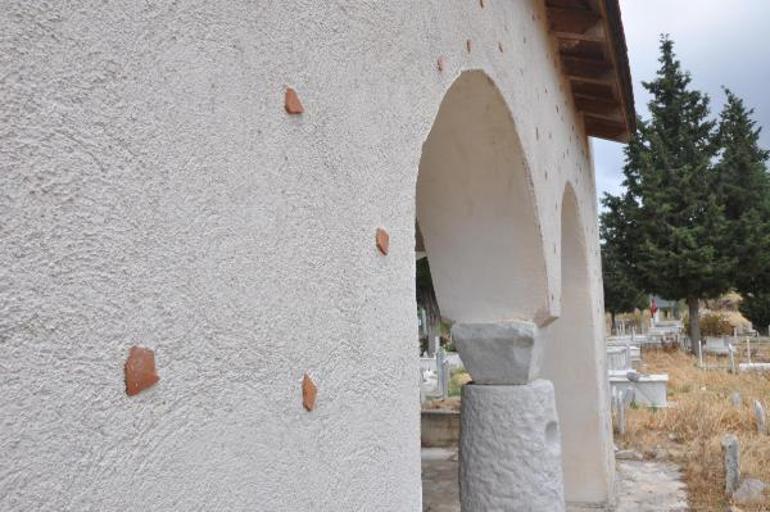 Datçadaki 2 asırlık tarihi caminin restorasyonuna tepki