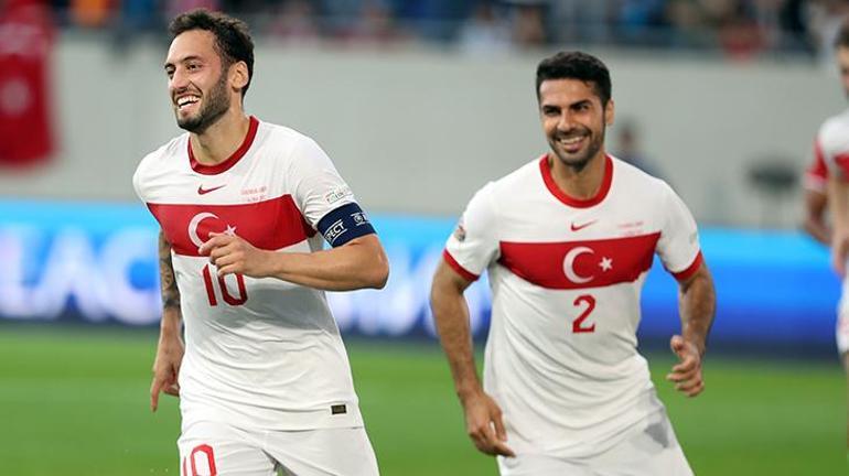 Hakan Çalhanoğlu zirveye yerleşti A Milli Futbol Takımından tarihi galibiyet