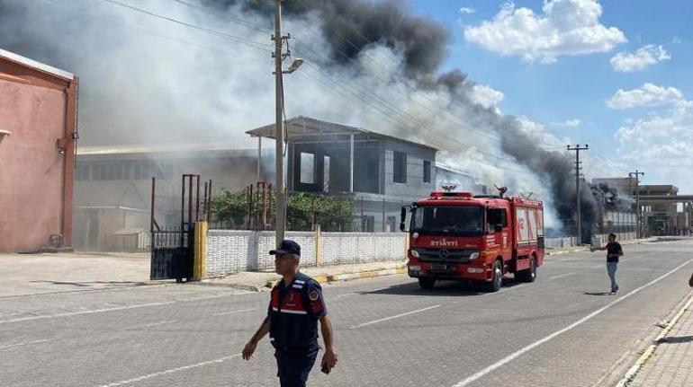 Diyarbakır’da kozmetik fabrikasında korkutan yangın Yaralılar var