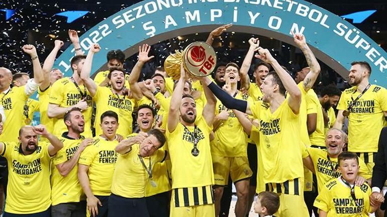 Fenerbahçe Beko şampiyon oldu Maç sonu Ergin Atamana olay gönderme, 1 dakika kala...