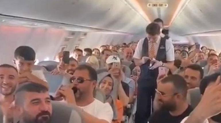 Diyarbakır-Antalya uçağında baba ve oğullarının zurna ve darbukalı eğlencesi