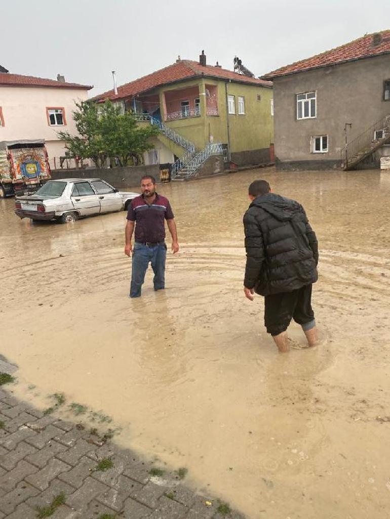 Ankara yine sele teslim Araçlar sular altında