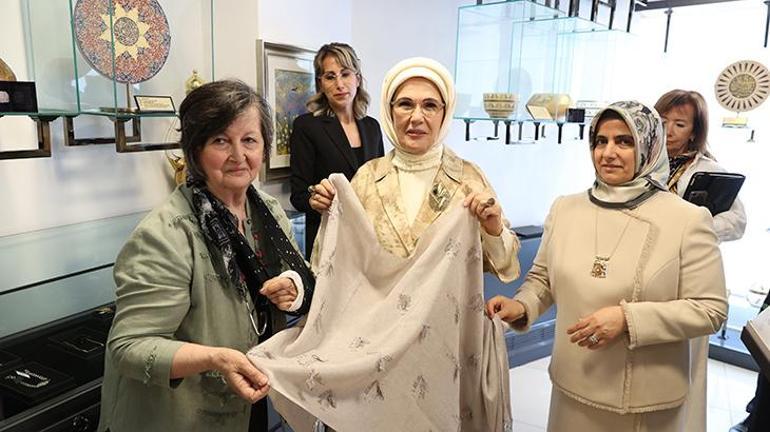 Emine Erdoğandan Ekolojik Sanat sergisine ziyaret Geri dönüşüm, hatta ileri dönüşüm