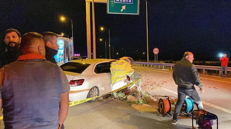 Ankara-Niğde Otoyolunda kaza Otomobil bariyerlere girdi: 2 ölü 2 yaralı