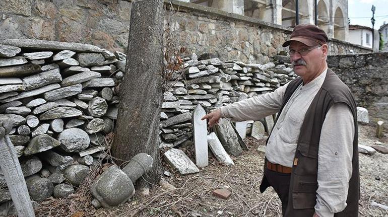 Prof.Dr. Beksaç: Osmanlıdan kalma mezar taşları yok olma riski taşıyor