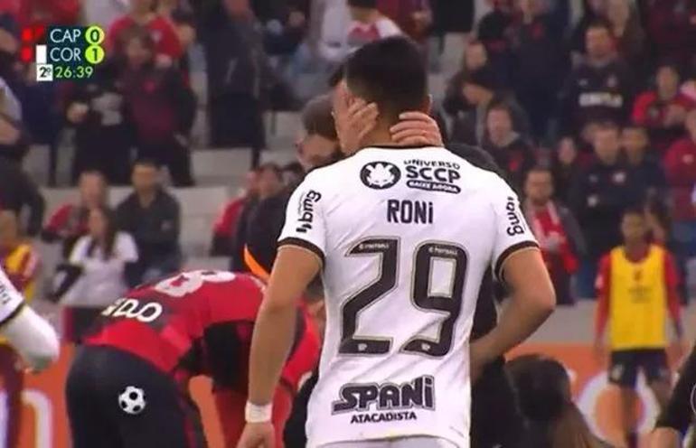 Kırmızı kart gören futbolcusu Vitor Pereirayı kızdırdı