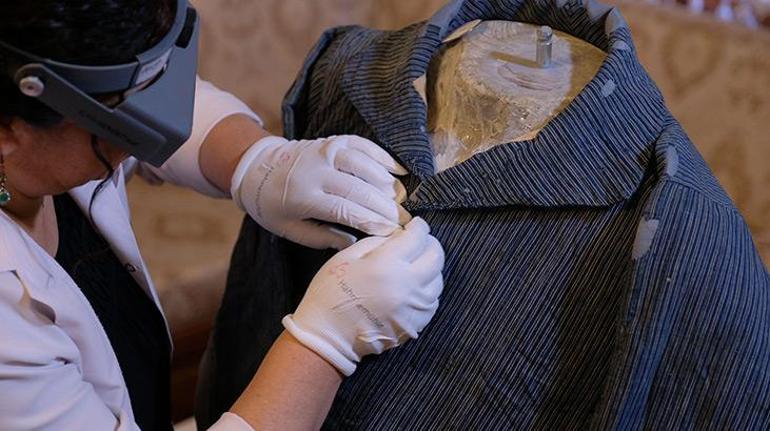 Mevlananın restore edilen kıyafetleri, boyu ve kilosunu ortaya çıkardı