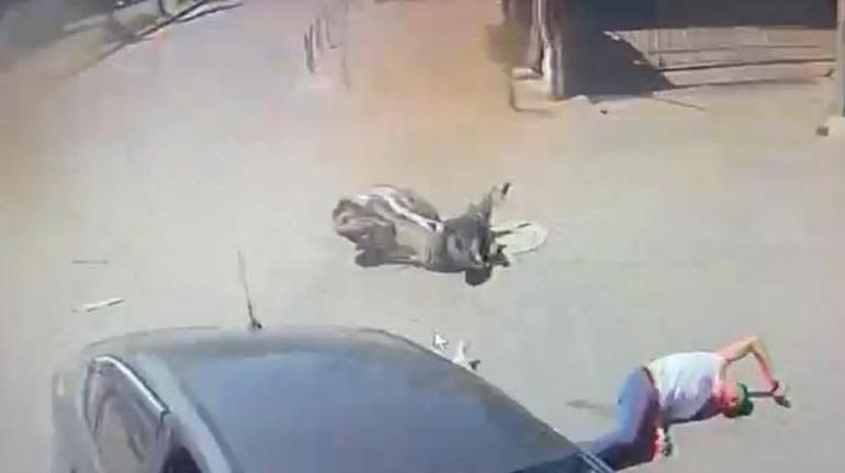 Dehşeti yaşadılar Oğluyla aracın altına girmekten kurtuldu