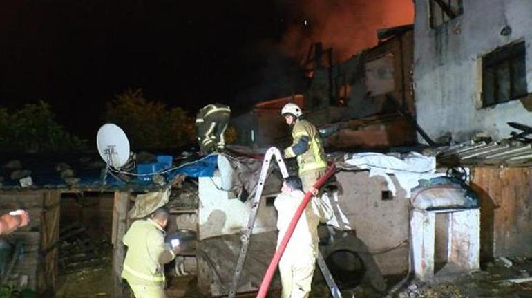 Bursada 3 ev alev alev yandı