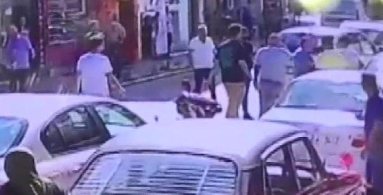 Sokak ortasında eşinin yanında tacize uğrayan kadın: Bir anda sarıldı