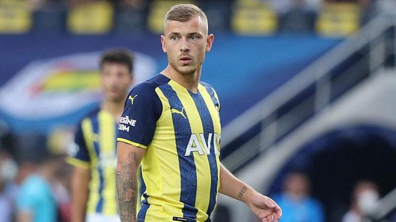 Fenerbahçede yolcular belli oldu 2 oyuncu bonservissiz gidiyor