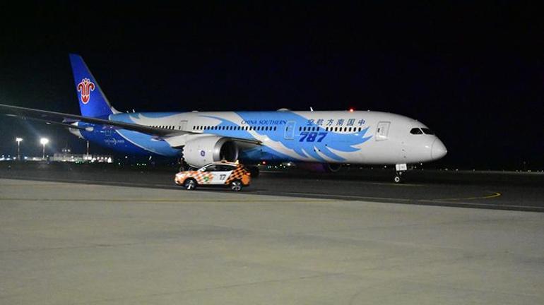 2 buçuk yıl aradan sonra Wuhandan İstanbula ilk yolcu uçağı indi