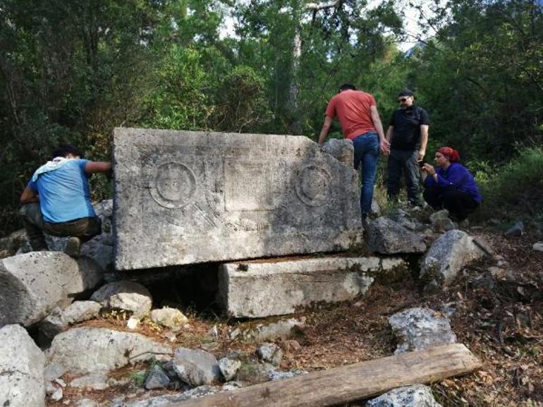 Kent merkezindeki 1800 yıllık yaşam alanı, talan edildi