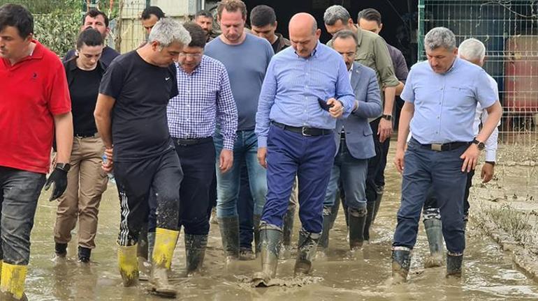 Bakan Soylu Bartında selin ardından temizlik çalışmalarını inceledi