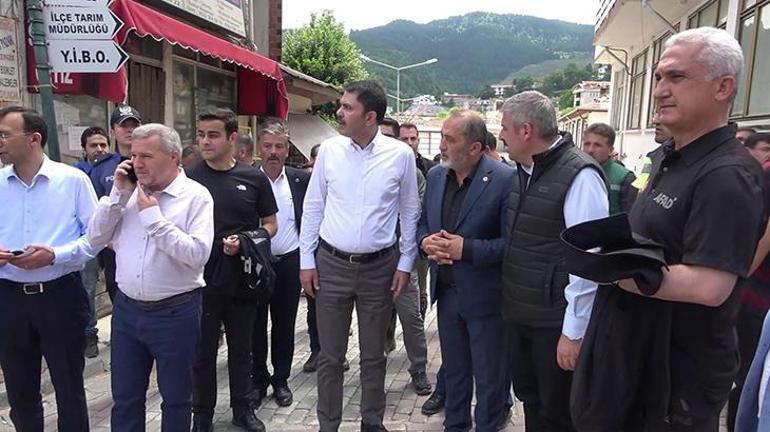 Bakan Kurum Kürede selden zarar gören bölgelerde incelemelerde bulundu