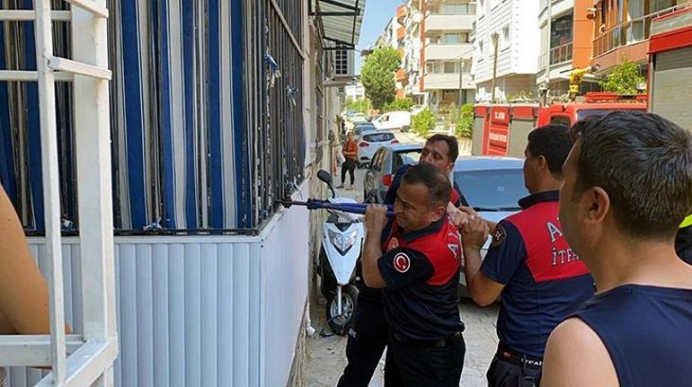 Mutfakta yemek yaparken bayıldı, çıkan yangından itfaiye kurtardı