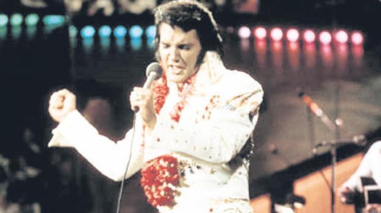 Elvis kraldan çok bir kukla mıydı