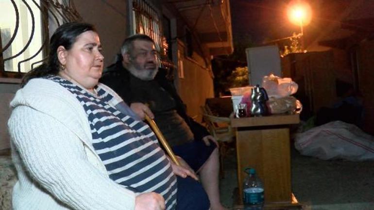 İstediği zammı alamayınca engelli kiracısını eşyalarıyla kapının önüne koydu