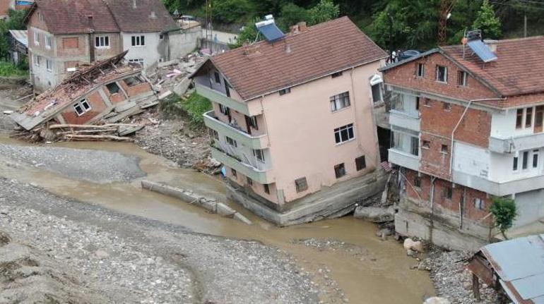 Aynı bina 24 yıl önceki selde de yan yatmıştı Korkunç detay ortaya çıktı